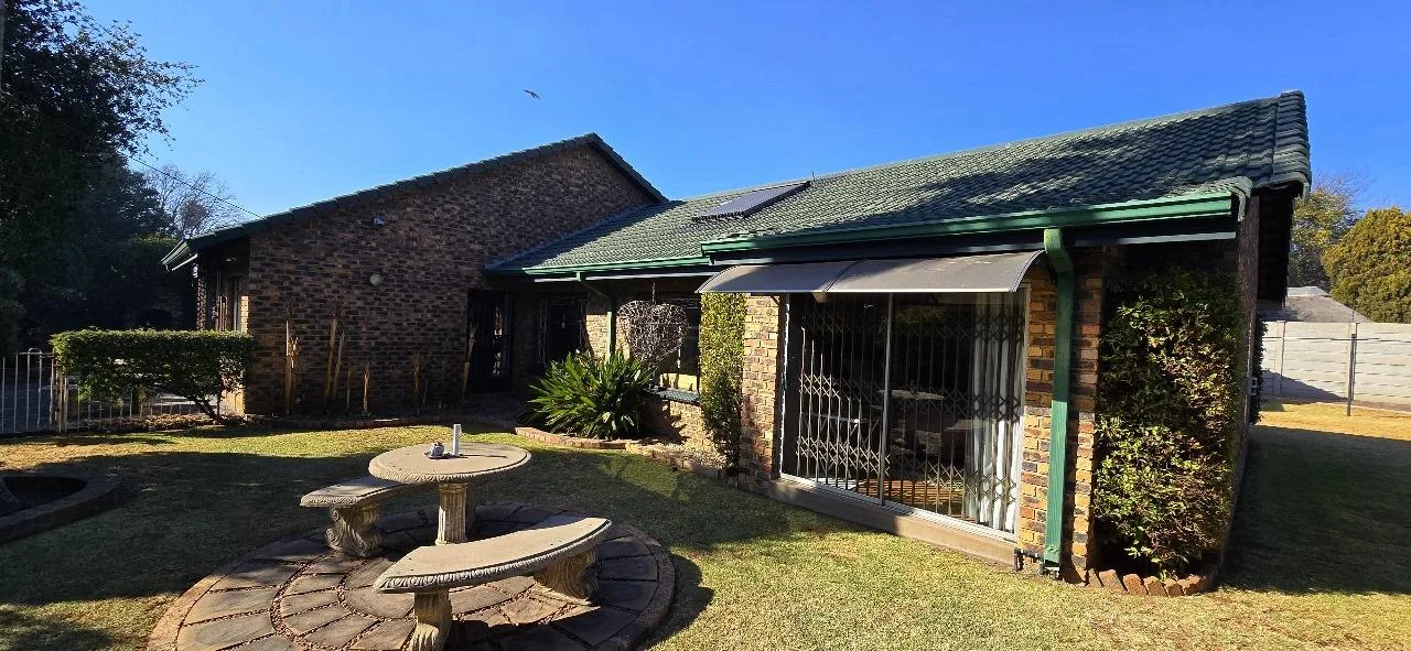 4 Bedroom House for sale in Vaalpark