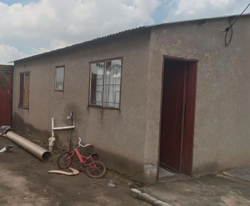 2 Bedroom House for sale in Zamdela