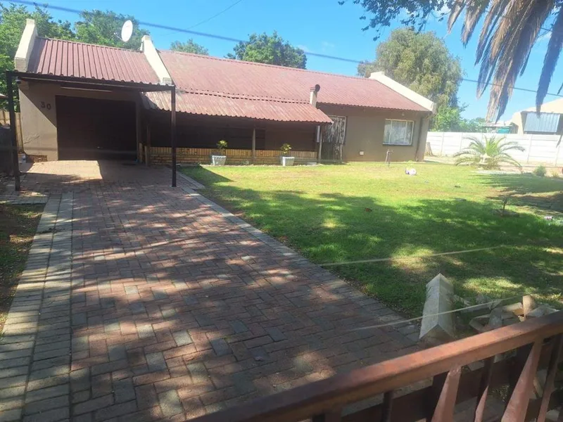 4 Bedroom House for sale in Riebeeckstad