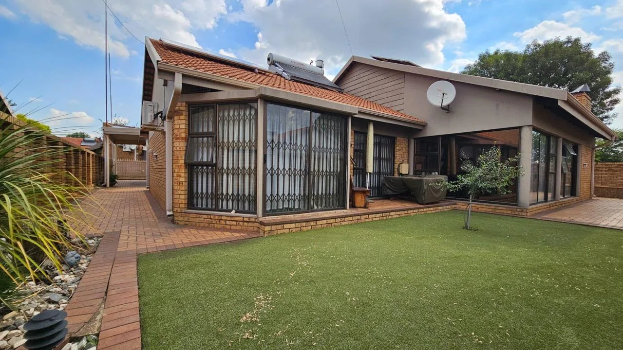 3 Bedroom Townhouse for sale in Vaalpark