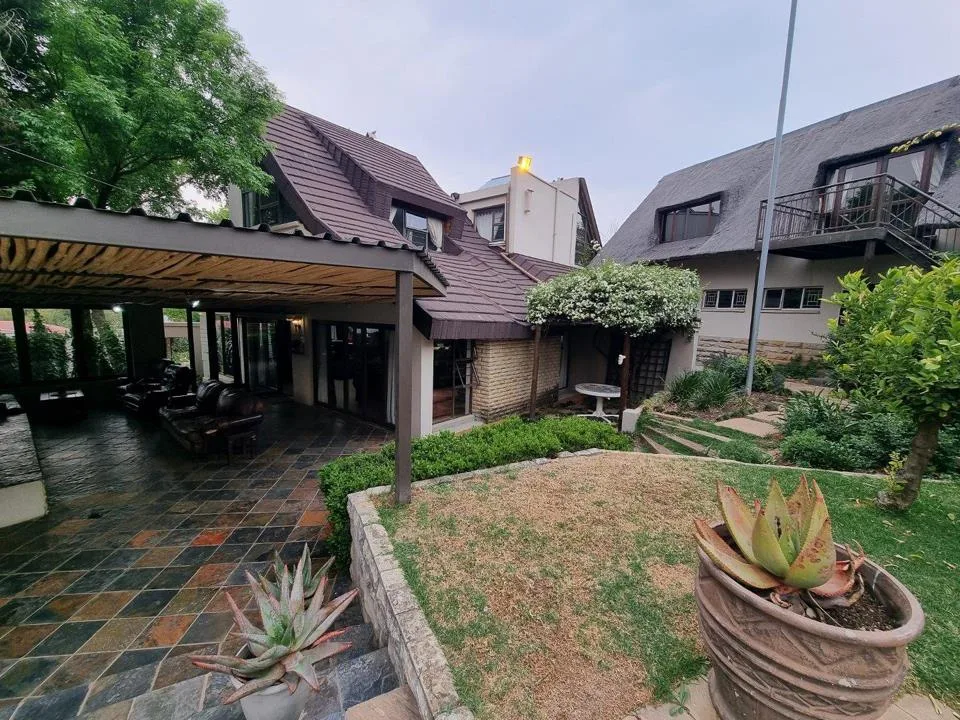 5 Bedroom House for sale in Eureka