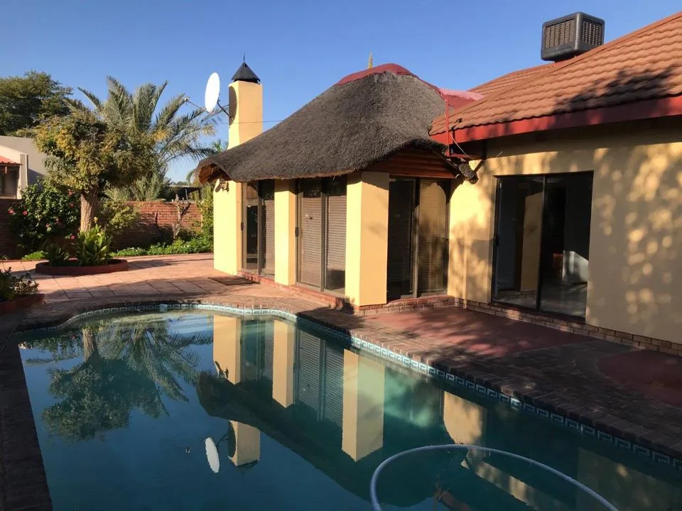 3 Bedroom House for sale in Oosterville