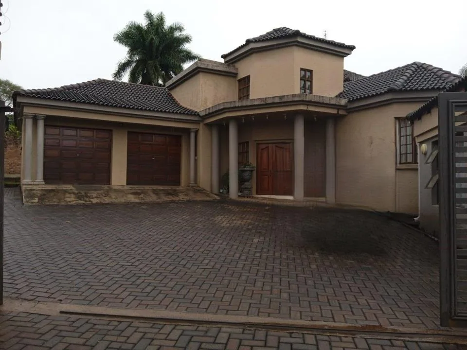 5 Bedroom House for sale in Aquapark