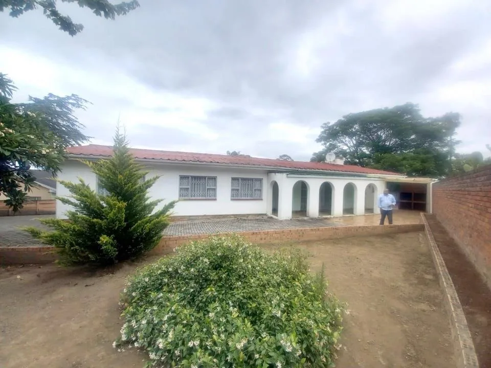 4 Bedroom House for sale in Headlands