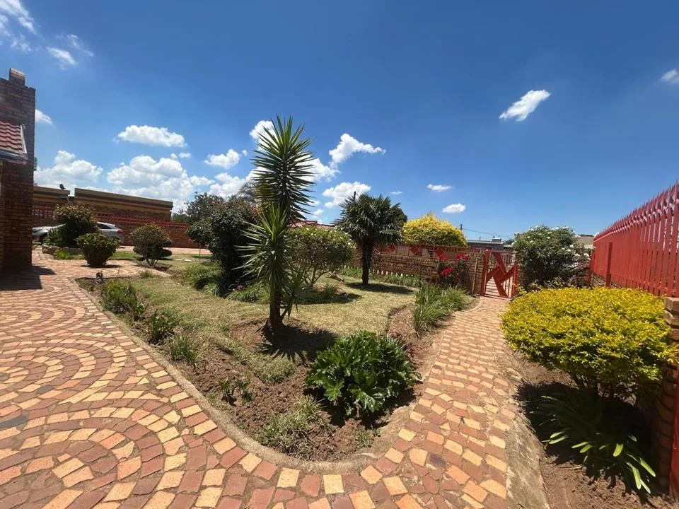 3 Bedroom House for sale in Geluksdal Ext 1