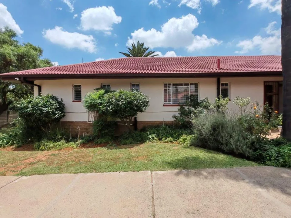 4 Bedroom House for sale in Vaalpark