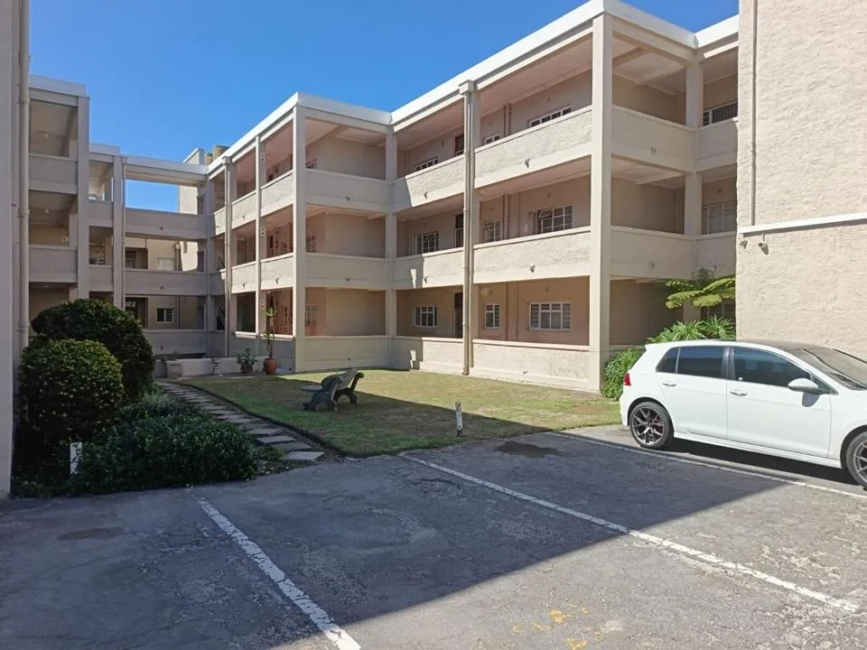 2 Bedroom Apartment / flat for sale in St Georges Park