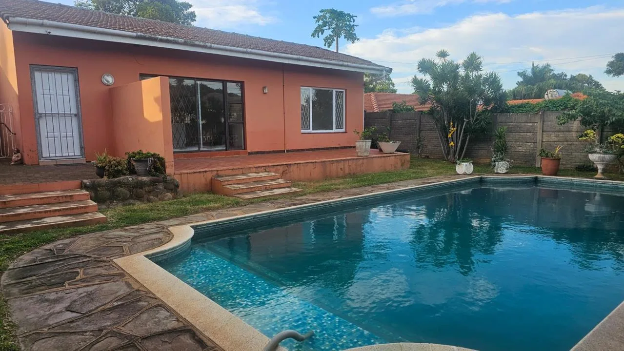 2 Bedroom Townhouse to rent in La Lucia