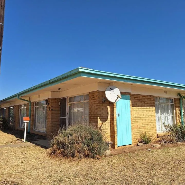 2 Bedroom Apartment / flat for sale in Villiers