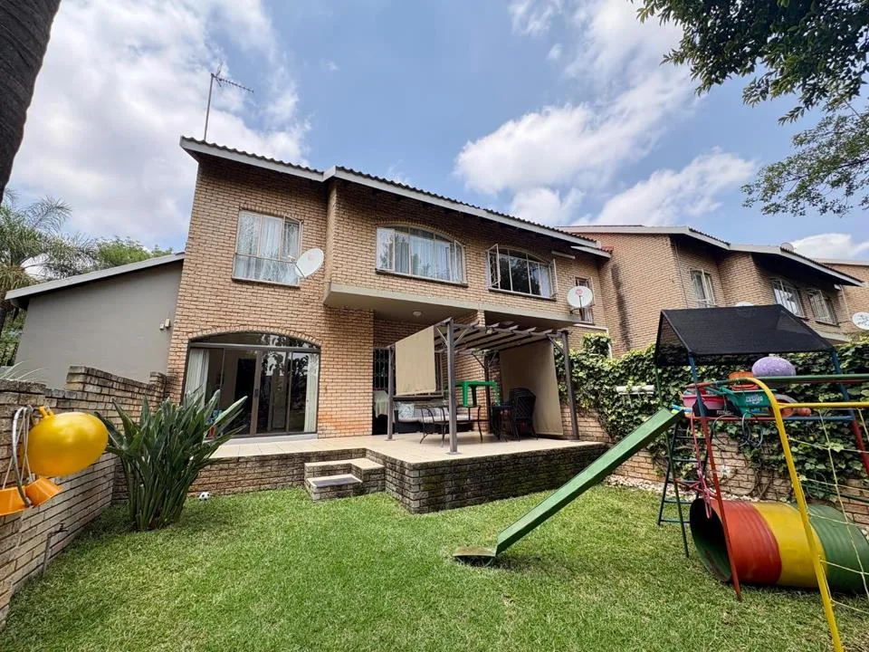 3 Bedroom Townhouse for sale in Waterkloof Glen