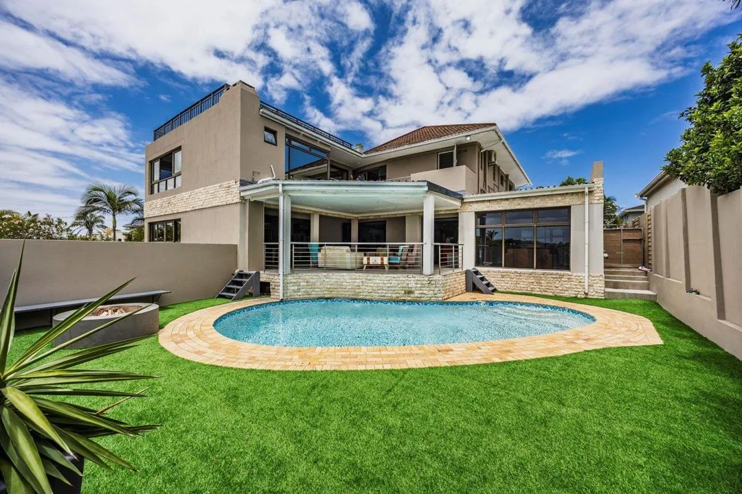 9 Bedroom House for sale in Nahoon Beach