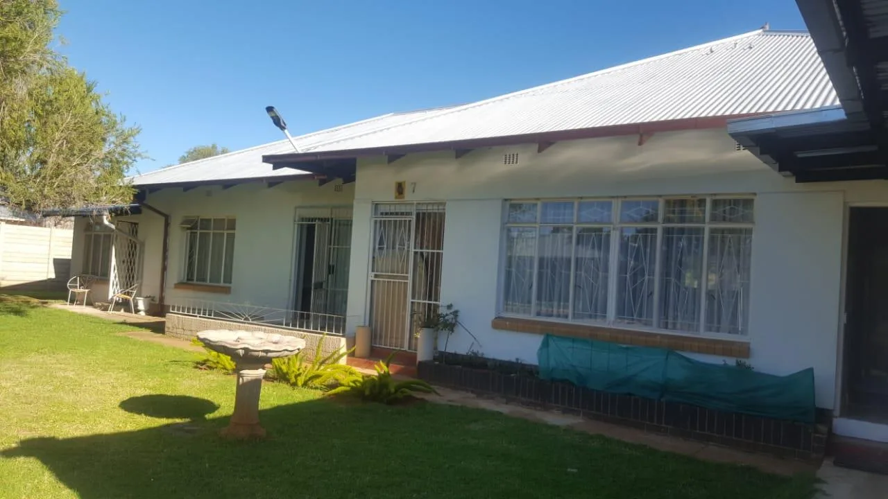 7 Bedroom House for sale in Parys