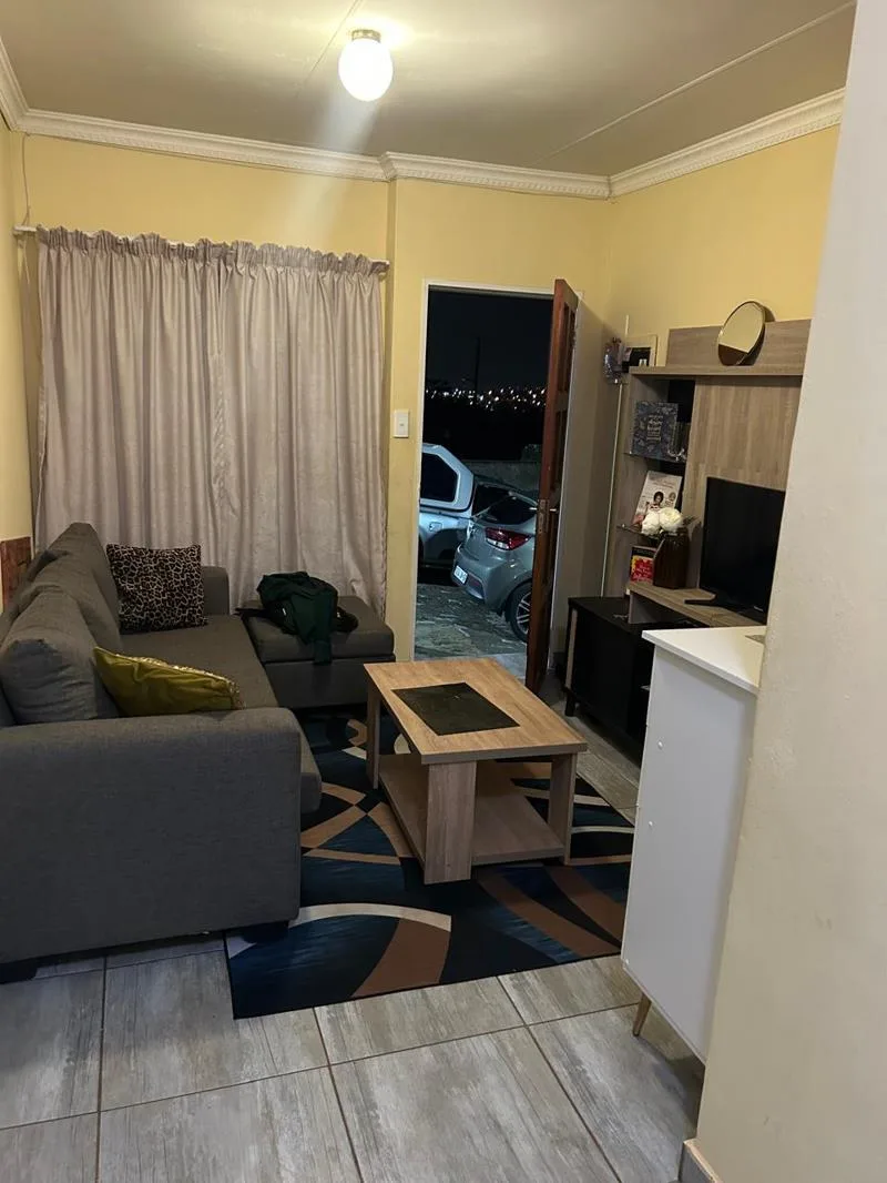 Bachelor apartment in Cosmo City