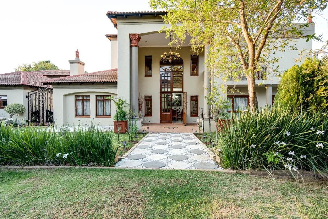 4 Bedroom House for sale in Boardwalk Manor