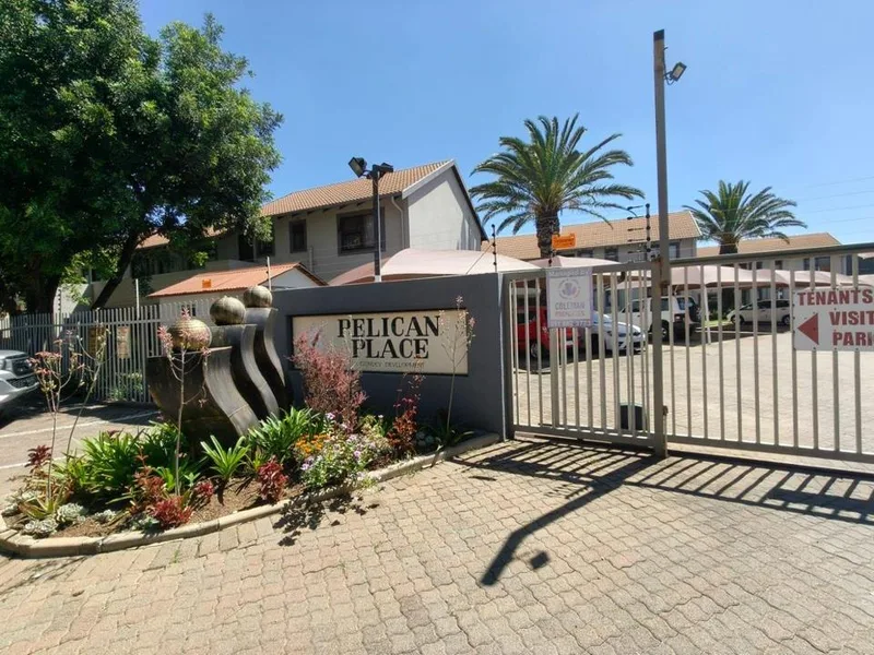 2 Bedroom Townhouse for sale in Verwoerdpark