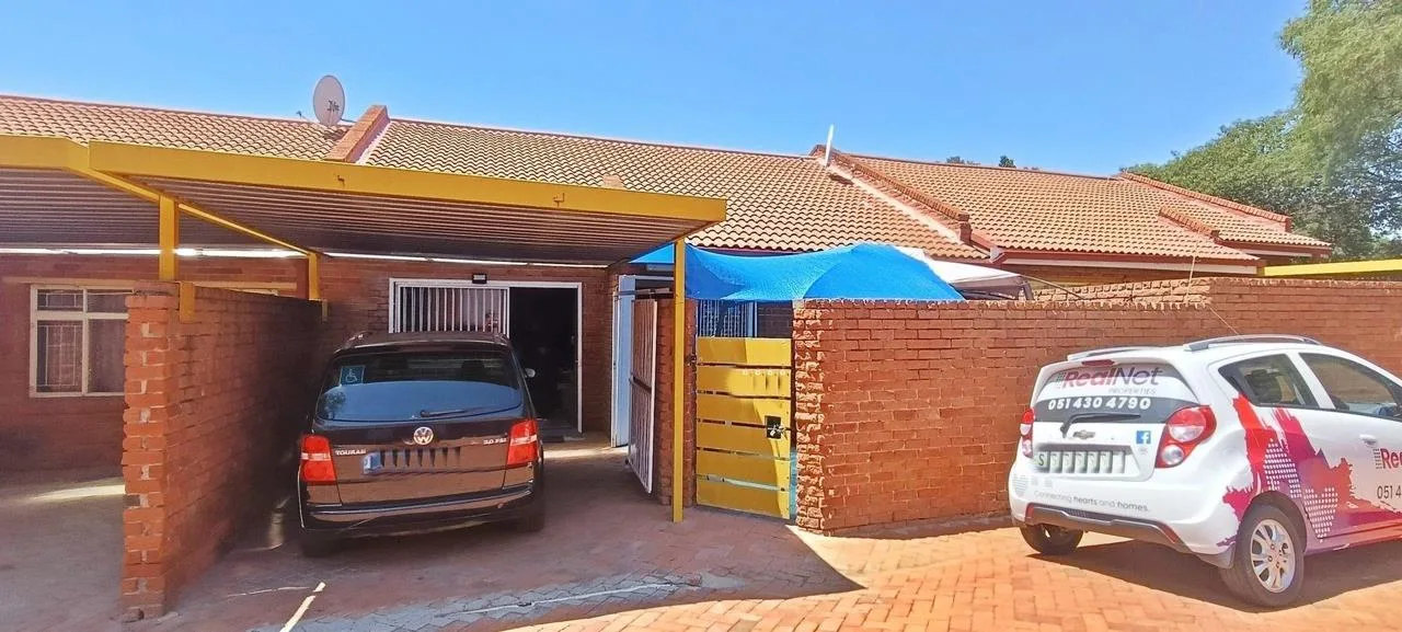 2 Bedroom House for sale in Navalsig
