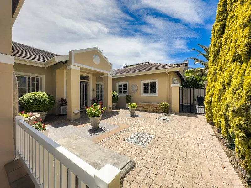 3 Bedroom House for sale in Bel'aire