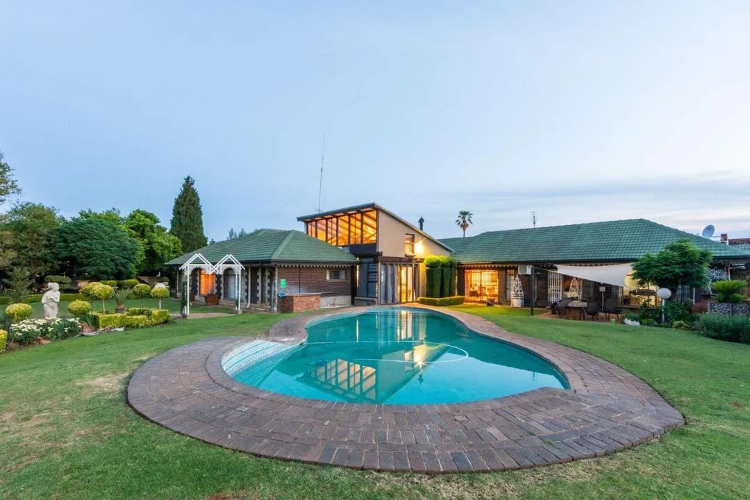 7 Bedroom House for sale in Baillie Park