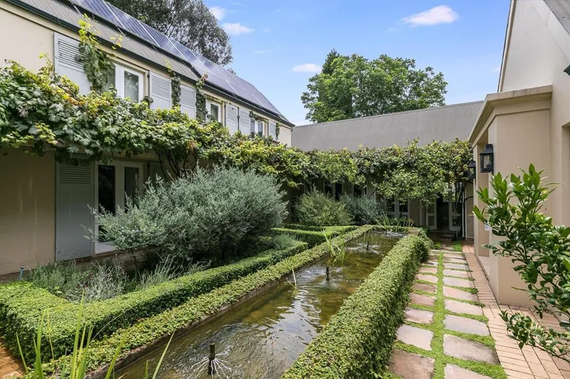 4 Bedroom House for sale in Morningside