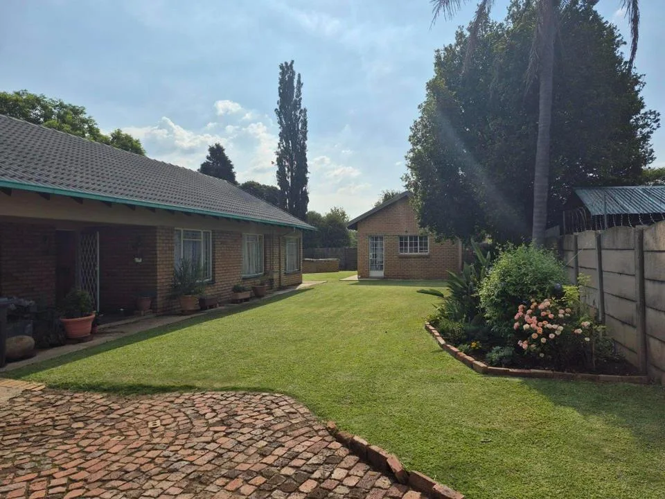 3 Bedroom House for sale in Mountain View