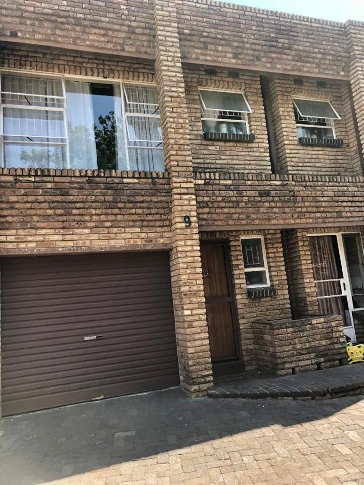3 Bedroom Townhouse to rent in Neserhof