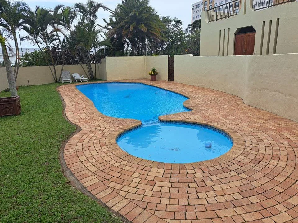 2 Bedroom Apartment / flat to rent in Umhlanga Central
