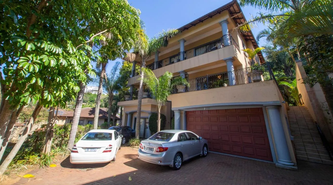 4 Bedroom Townhouse to rent in La Lucia
