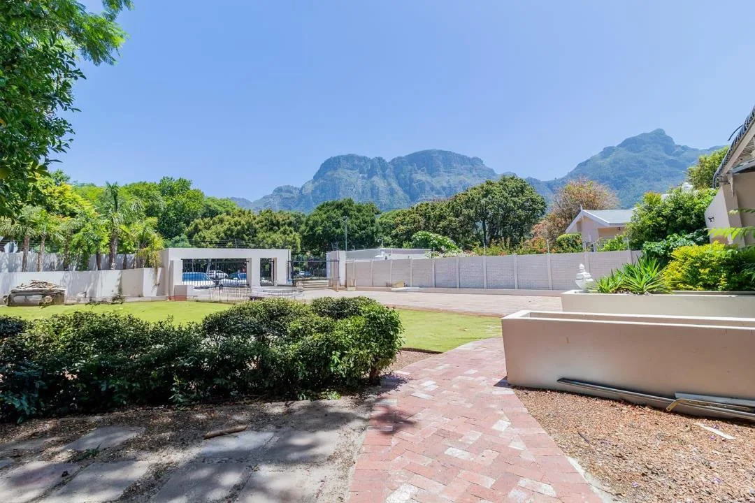 7 Bedroom House for sale in Claremont Upper