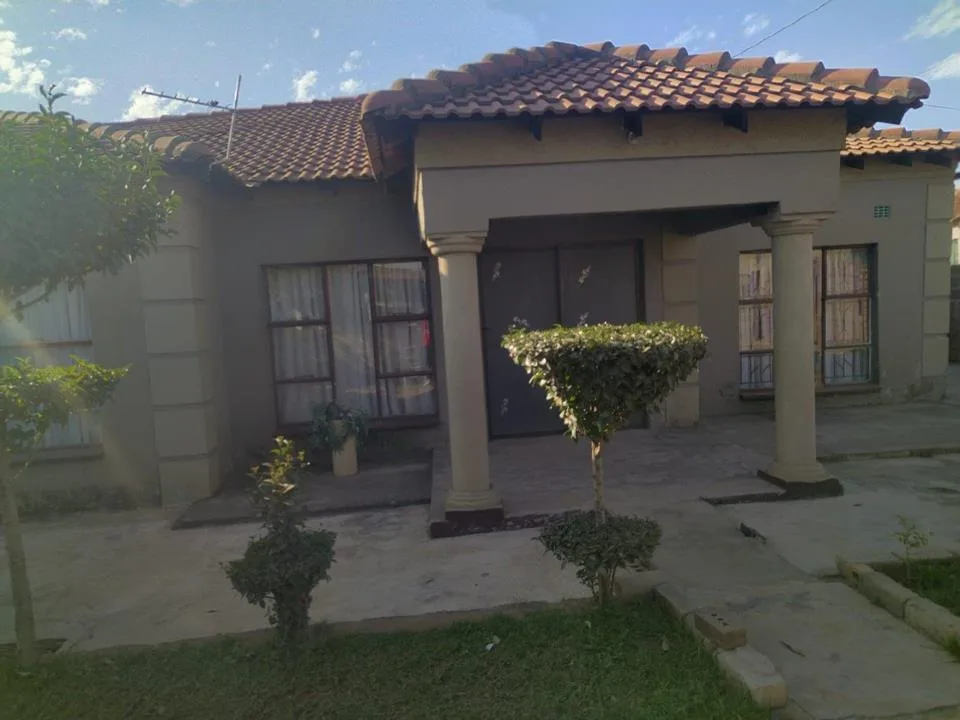 4 Bedroom House for sale in Kwaguqa