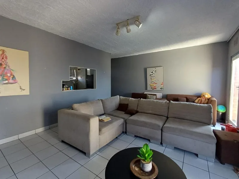 2 Bedroom Apartment / flat to rent in Morningside