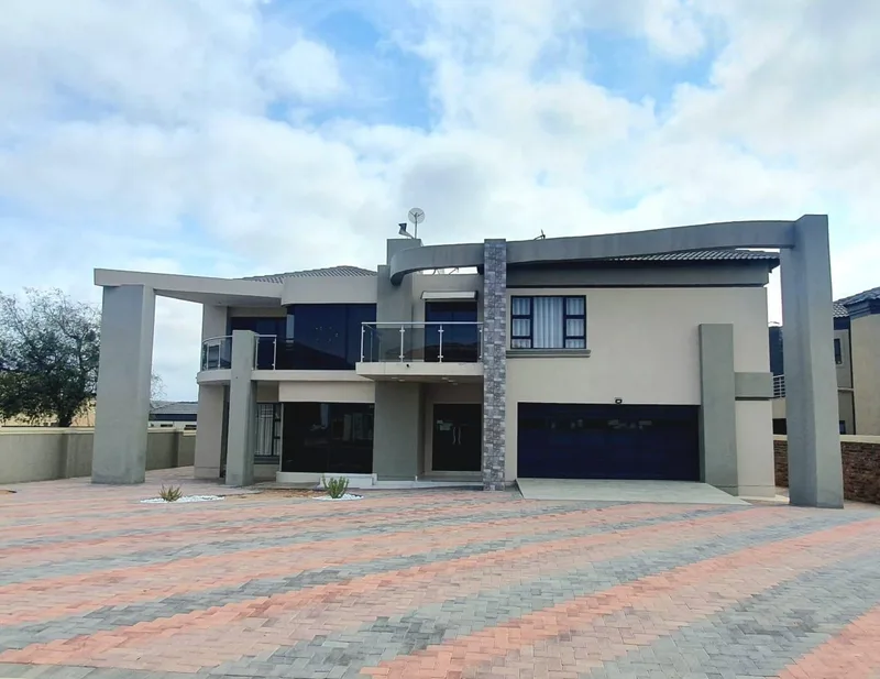 5 Bedroom House in Bendor