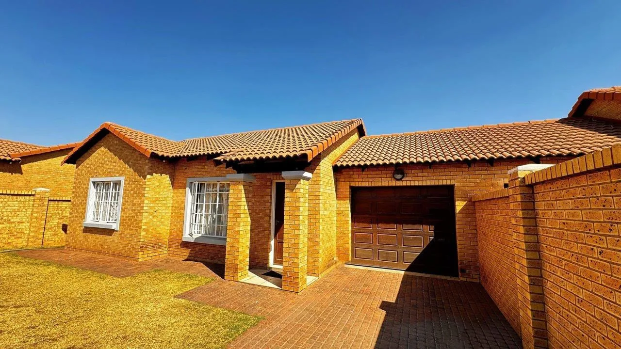 2 Bedroom House for sale in Tasbet Park