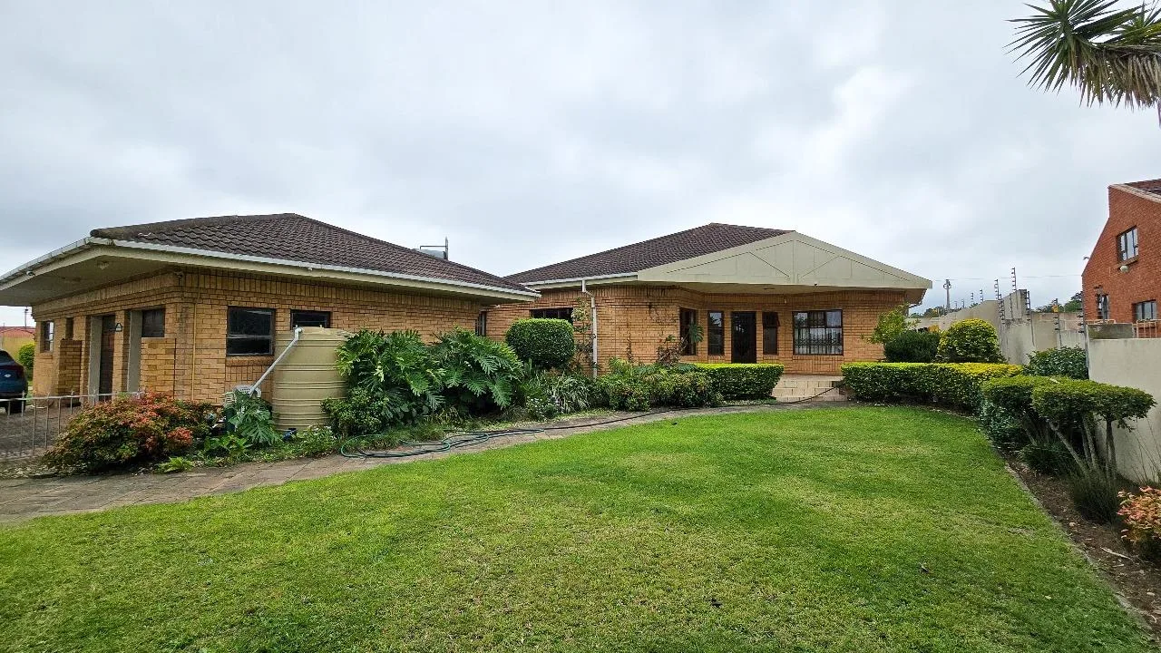 5 Bedroom House for sale in Kaffrarian Heights
