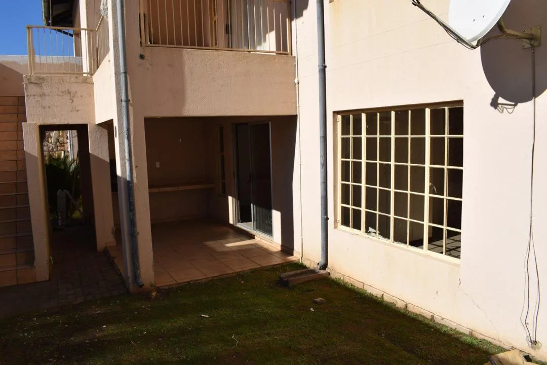 2 Bedroom Apartment / flat to rent in Model Park