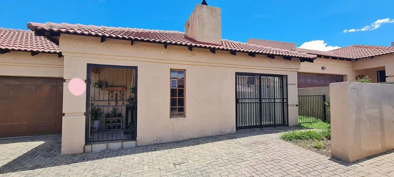 2 Bedroom Townhouse for sale in Trichardt