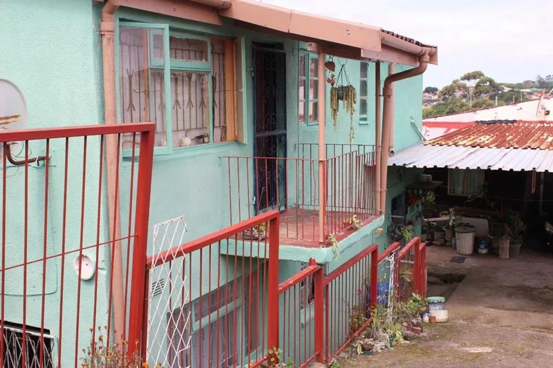 3 Bedroom House for sale in Chatsworth Central