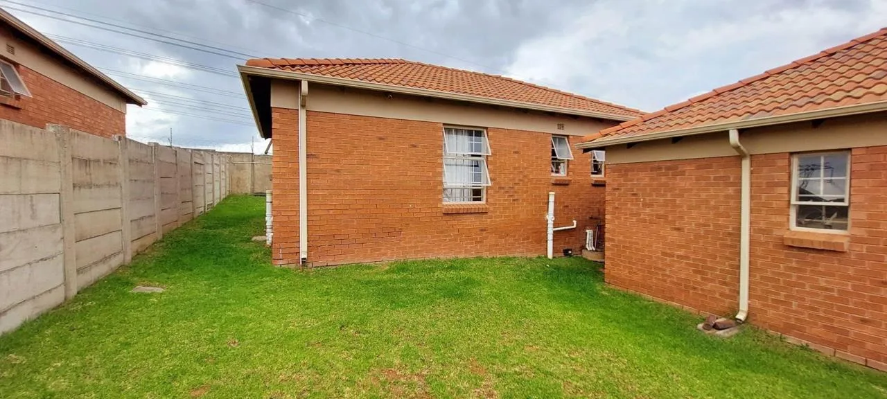 3 Bedroom House for sale in Olievenhoutbosch