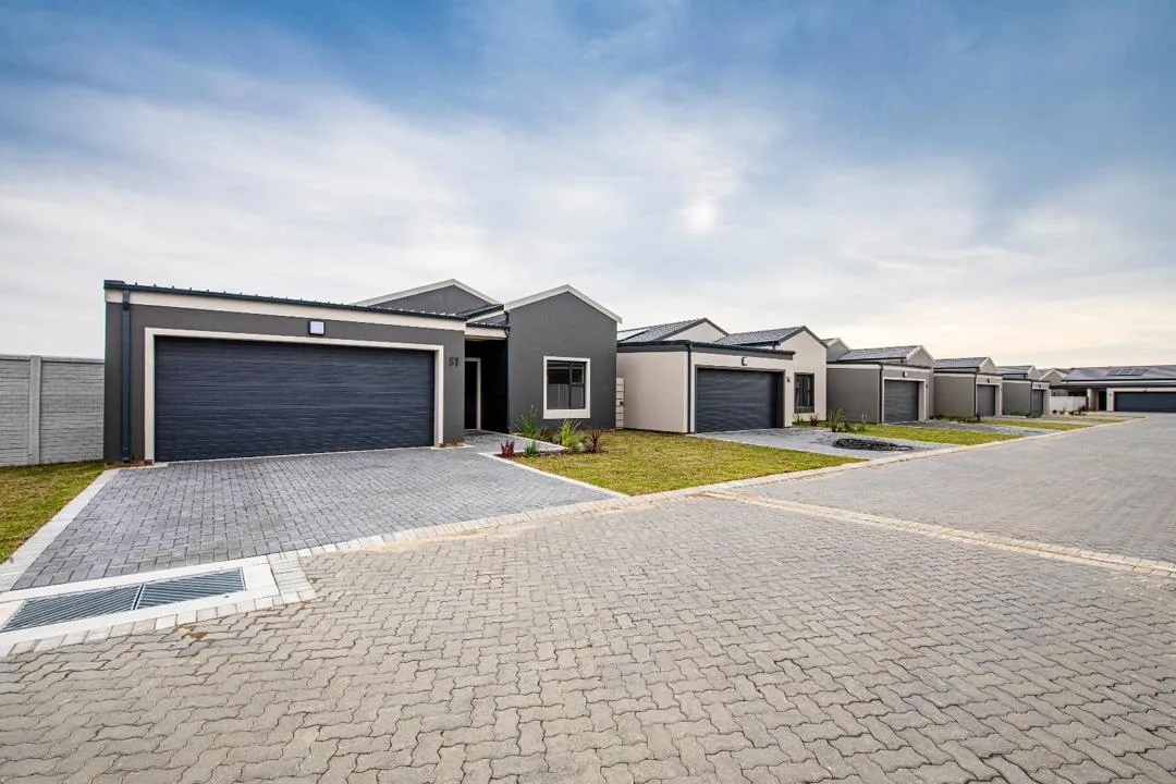 3 Bedroom Townhouse for sale in Westbrook