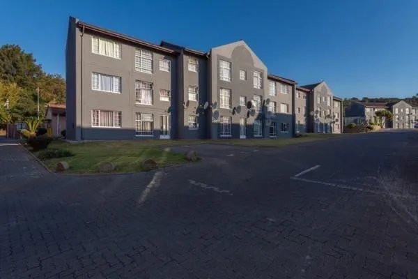 2 Bedroom Townhouse for sale in Mondeor