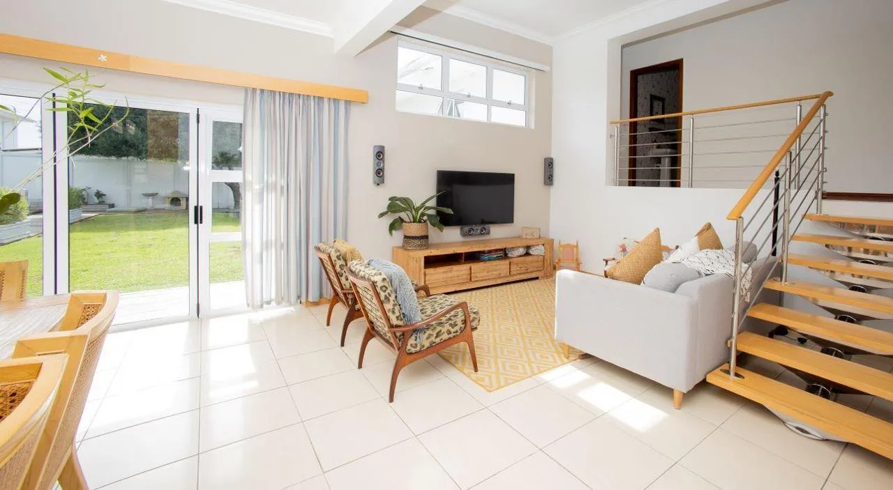 3 Bedroom House for sale in Nahoon Beach