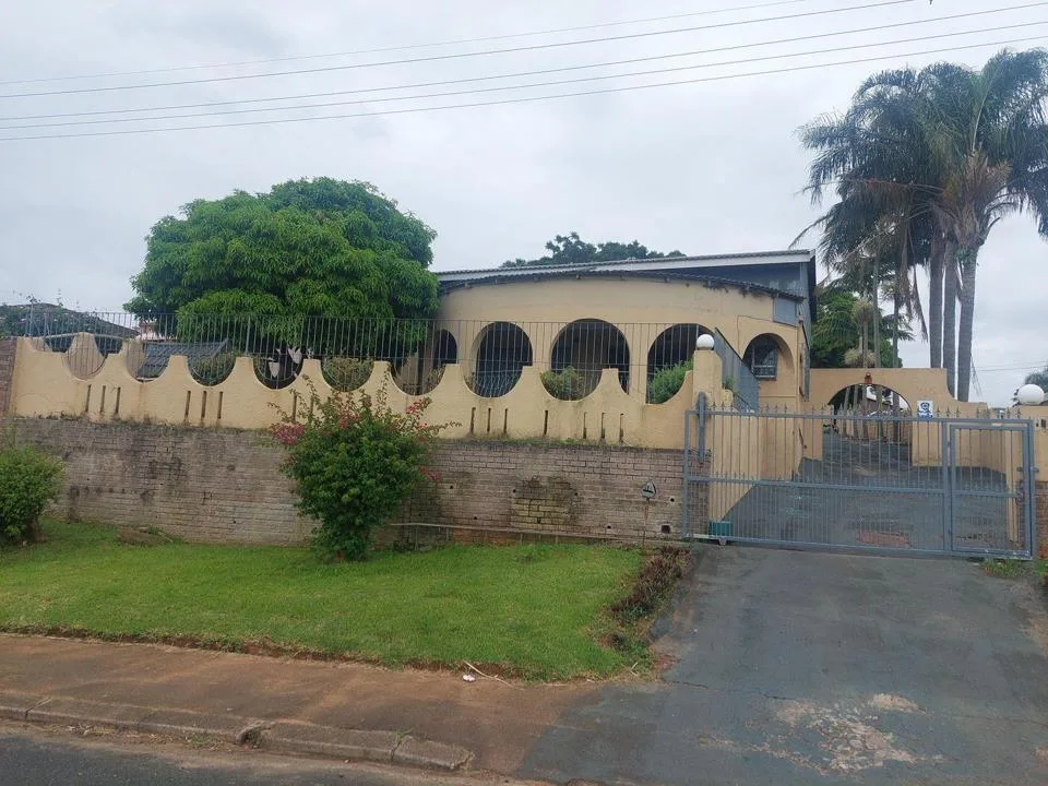 5 Bedroom House for sale in Silverglen