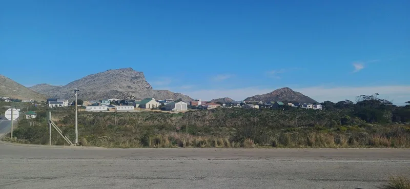 7.4 ha Land available in Pringle Bay