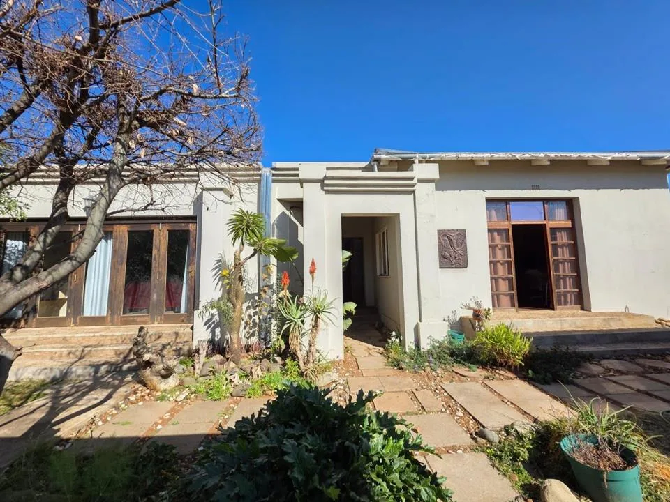 4 Bedroom House for sale in Beaconsfield
