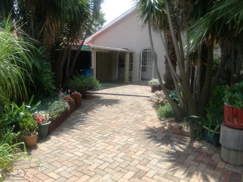 3 Bedroom House for sale in Northdene