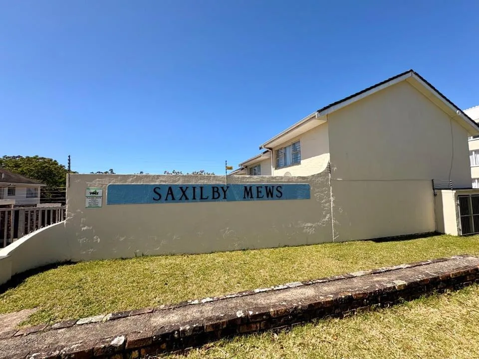 2 Bedroom Townhouse for sale in Amalinda North