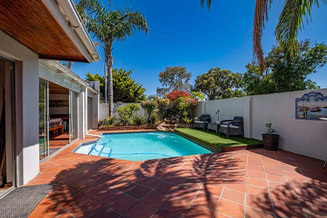 4 Bedroom House for sale in Walmer
