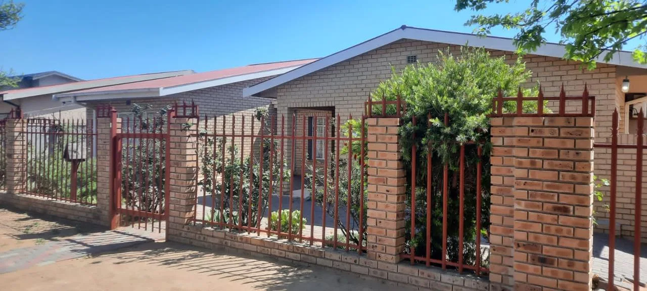3 Bedroom House for sale in Vryburg