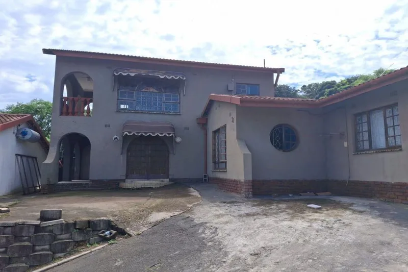 9 Bedroom House for sale in Isipingo Beach