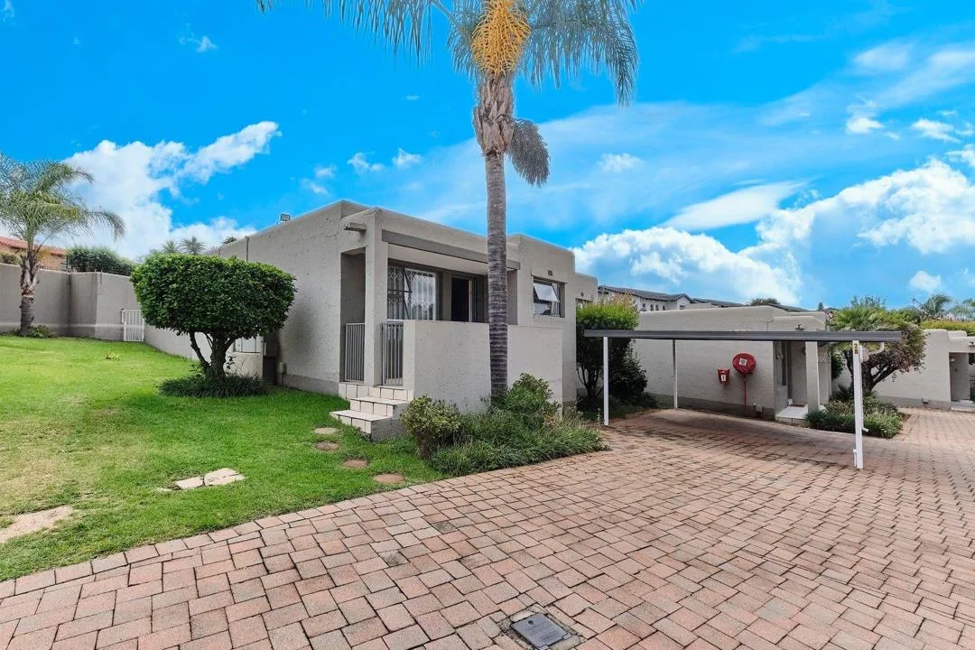 2 Bedroom Townhouse for sale in Weltevreden Park