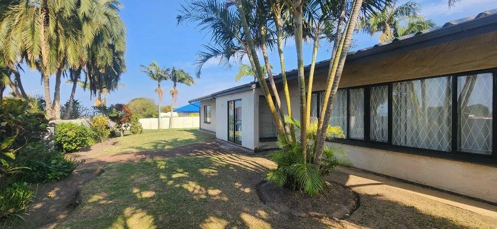 5 Bedroom House for sale in Port Edward